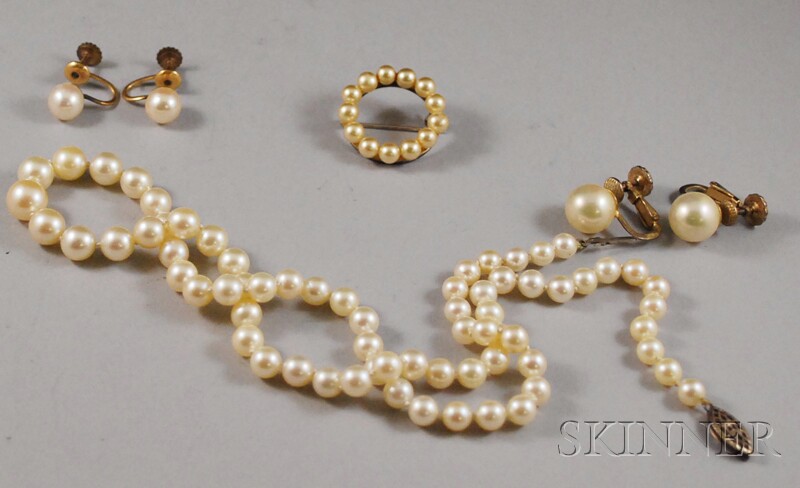 Appraisal: Small Group of Cultured and Faux Pearl Jewelry a graduated