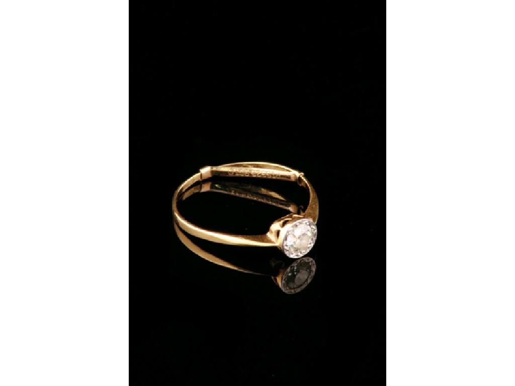 Appraisal: A DIAMOND SOLITAIRE RING the central round old-cut diamond in