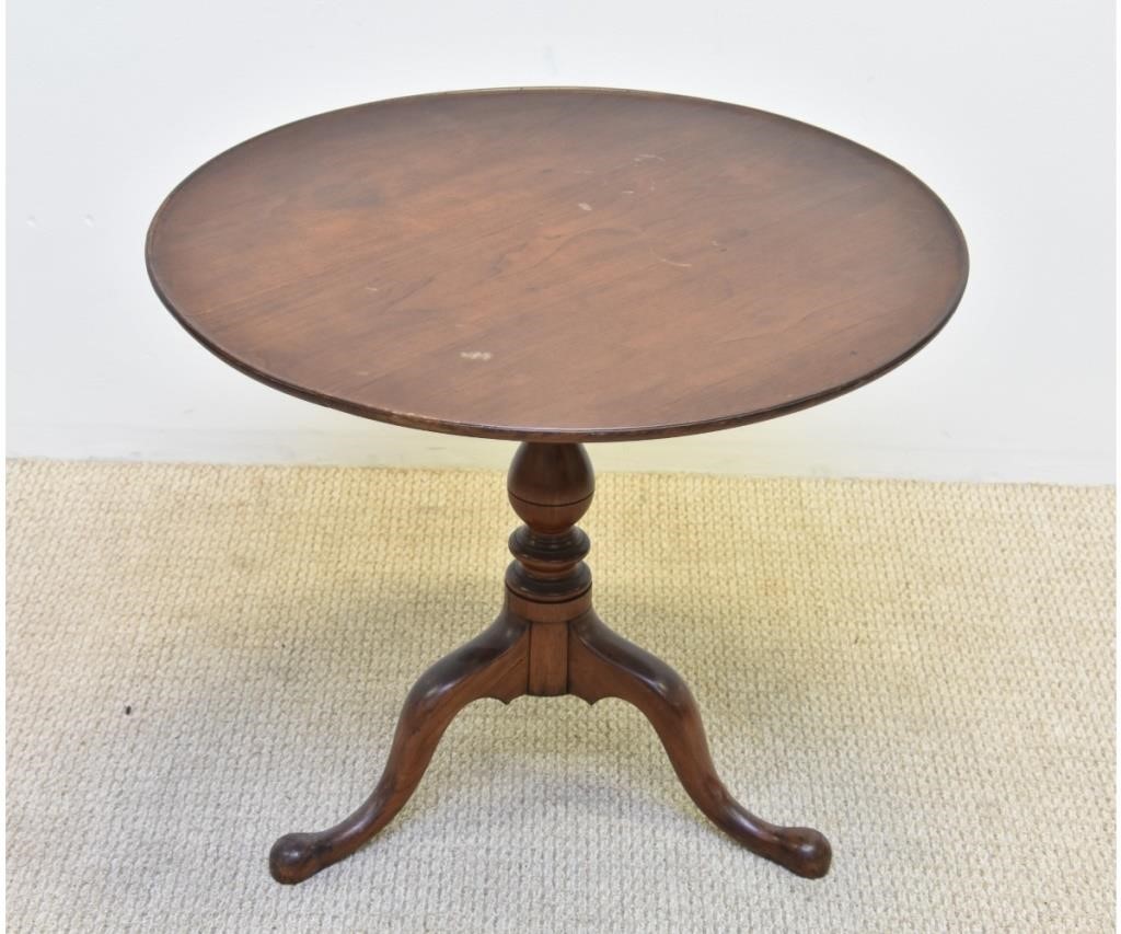 Appraisal: Pennsylvania Queen Anne walnut tea table circa with dish top