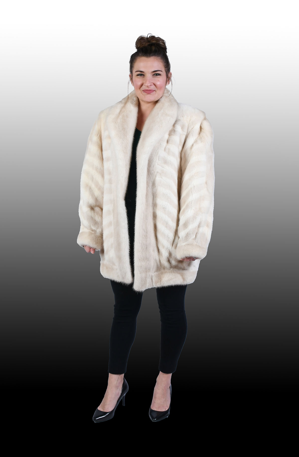 Appraisal: VINTAGE WHITE FOX JACKET This well cared for white fox