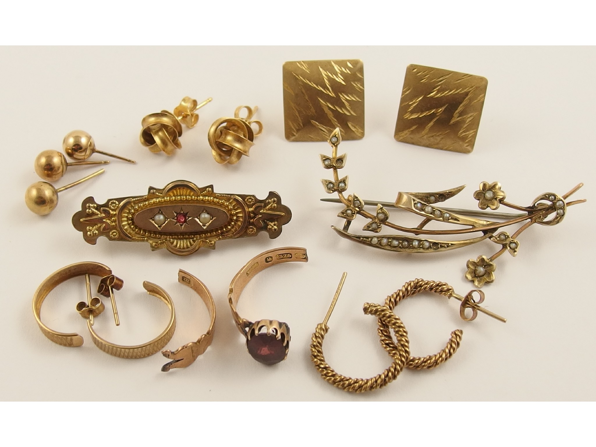 Appraisal: A ct pearl set brooch ct earrings and other items