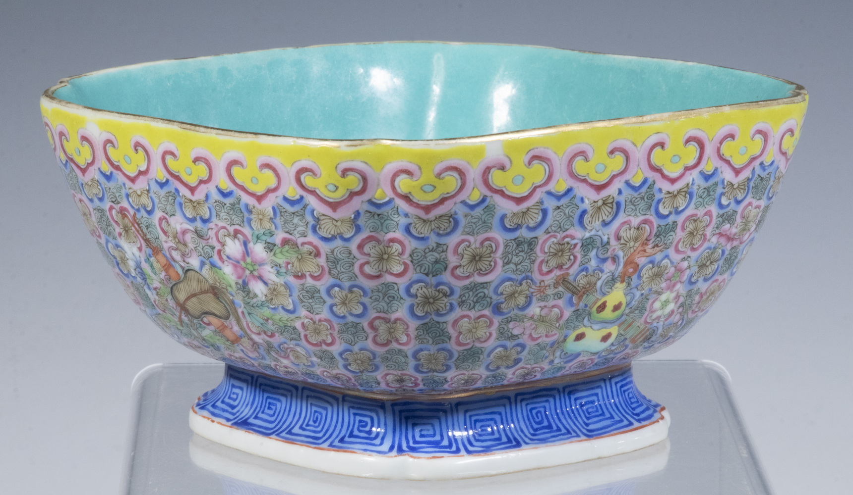 Appraisal: CHINESE FOUR-SIDED PORCELAIN BOWL DAOGUANG PERIOD Famille Rose Porcelain Bowl