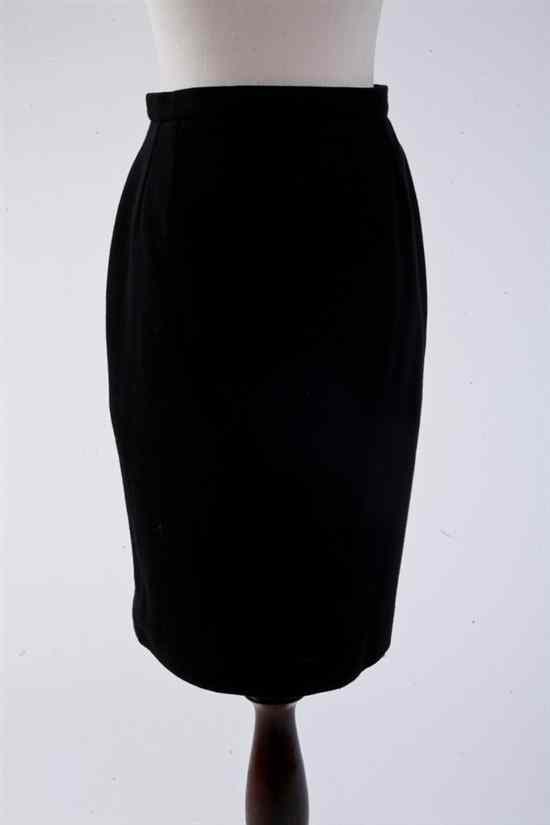 Appraisal: CHANEL BLACK WOOL KNIT SKIRT fall collection size Double darted