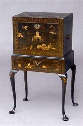 Appraisal: GEORGE III CHINOISERIE-DECORATED CELLARETTE ON LATER BASE The rectangular lidded