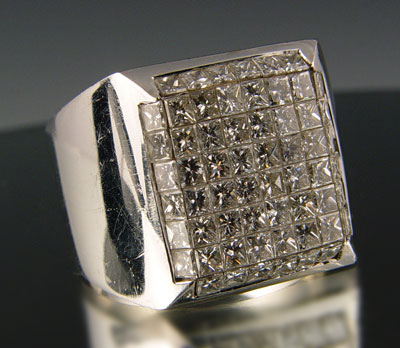 Appraisal: k WHITE GOLD GENTS STONE DIAMOND RING princess square cut