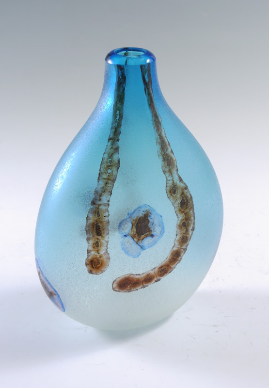 Appraisal: ALFREDO BARBINI MURANO SCAVO VASE Teardrop form body blue graduating