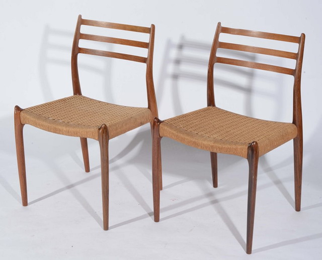 Appraisal: A SET OF SIX DANISH ROSEWOOD DINING CHAIRS with rush