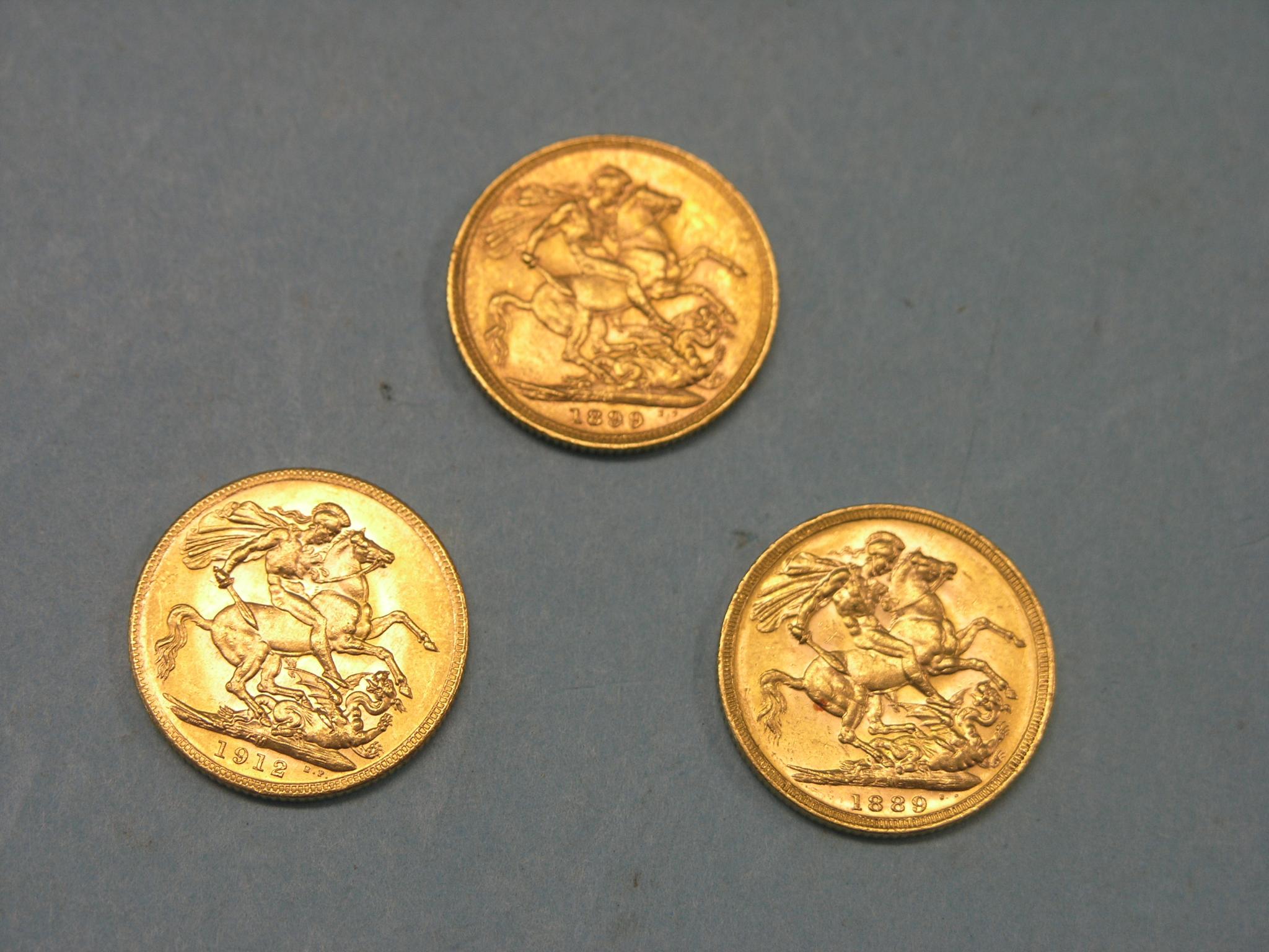 Appraisal: Three gold sovereigns all Melbourne mints