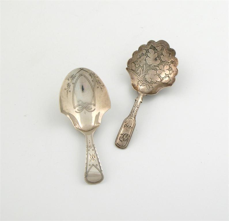 Appraisal: A George III silver caddy spoon