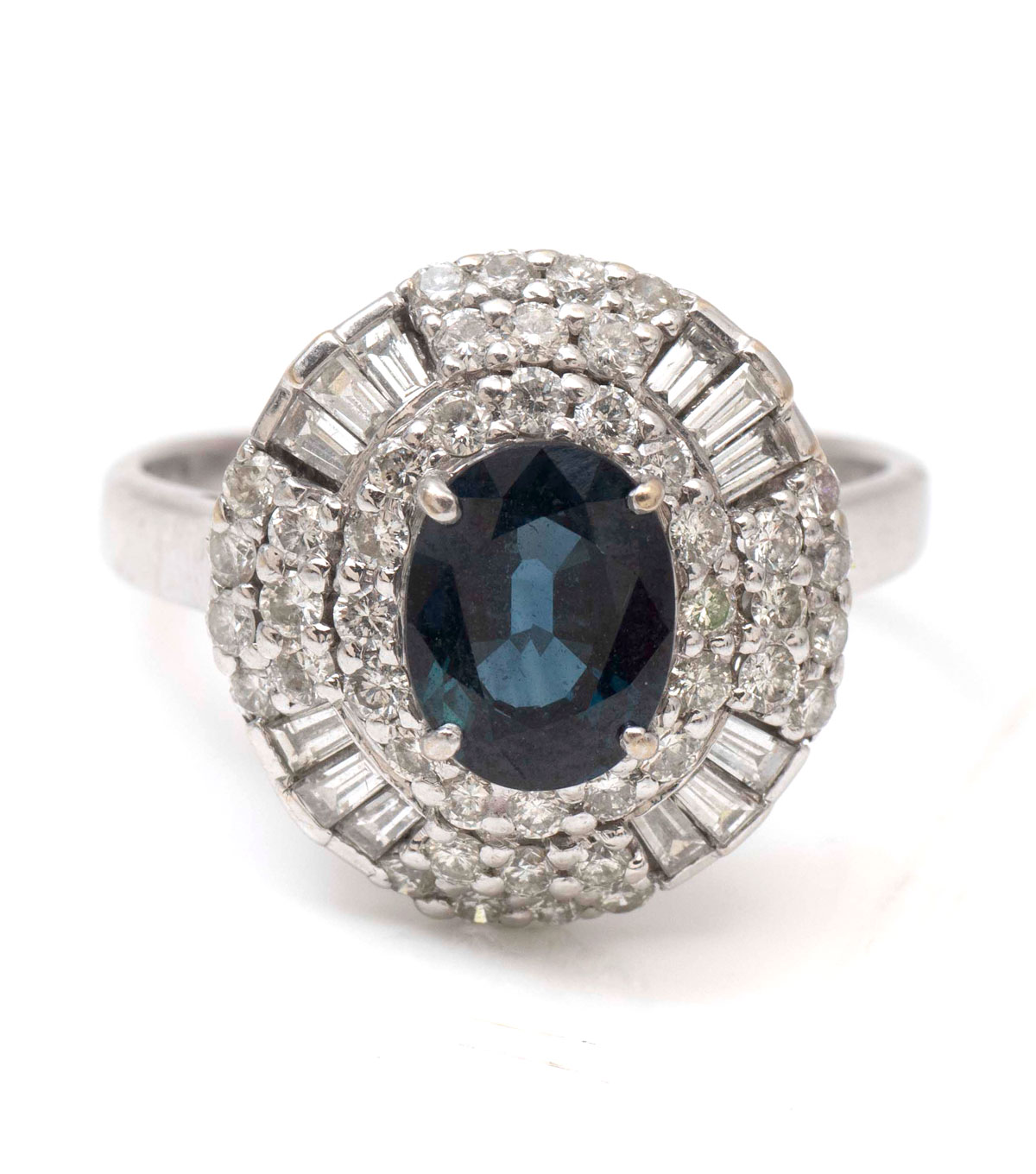 Appraisal: K CT SAPPHIRE DIAMOND RING CT oval mixed cut sapphire