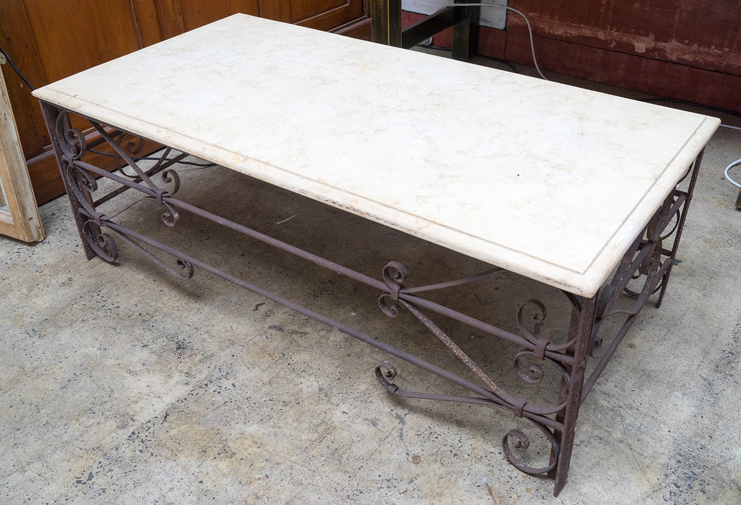 Appraisal: AN EARLY th CENTURY DECORATIVE WROUGHT IRON COFFEE TABLE Solid