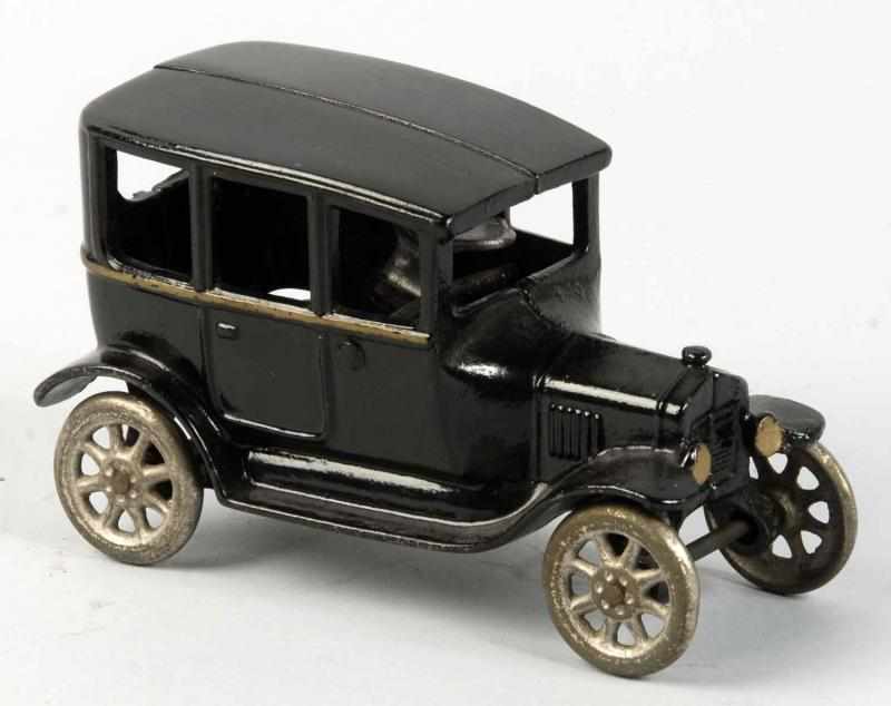 Appraisal: Cast Iron Arcade Ford Model T Car Toy Description American