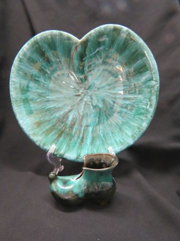 Appraisal: pcs Blue Mountain Pottery a charger in petal form and