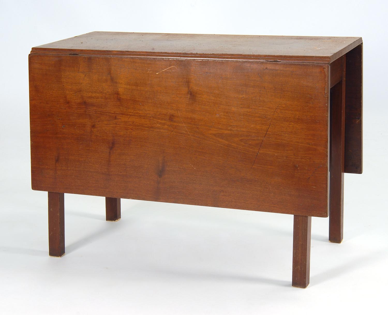 Appraisal: EARLY TH CENTURY DROP-LEAF TABLE in mahogany Chamfered legs Top