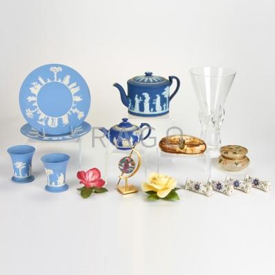 Appraisal: WEDGWOOD BOEHM ETC Sixteen pieces including six jasperware two Boehm