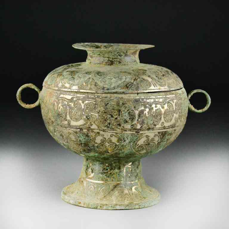 Appraisal: Chinese Archaic Style Bronze Covered VesselFinely cast with silver color