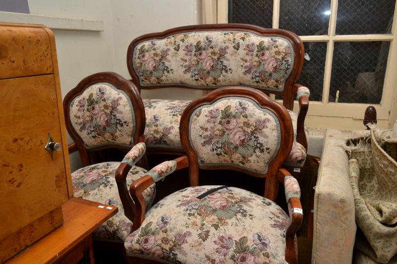 Appraisal: CONTINENTAL STYLE SALON SUITE IN FLORAL UPHOLSTERY