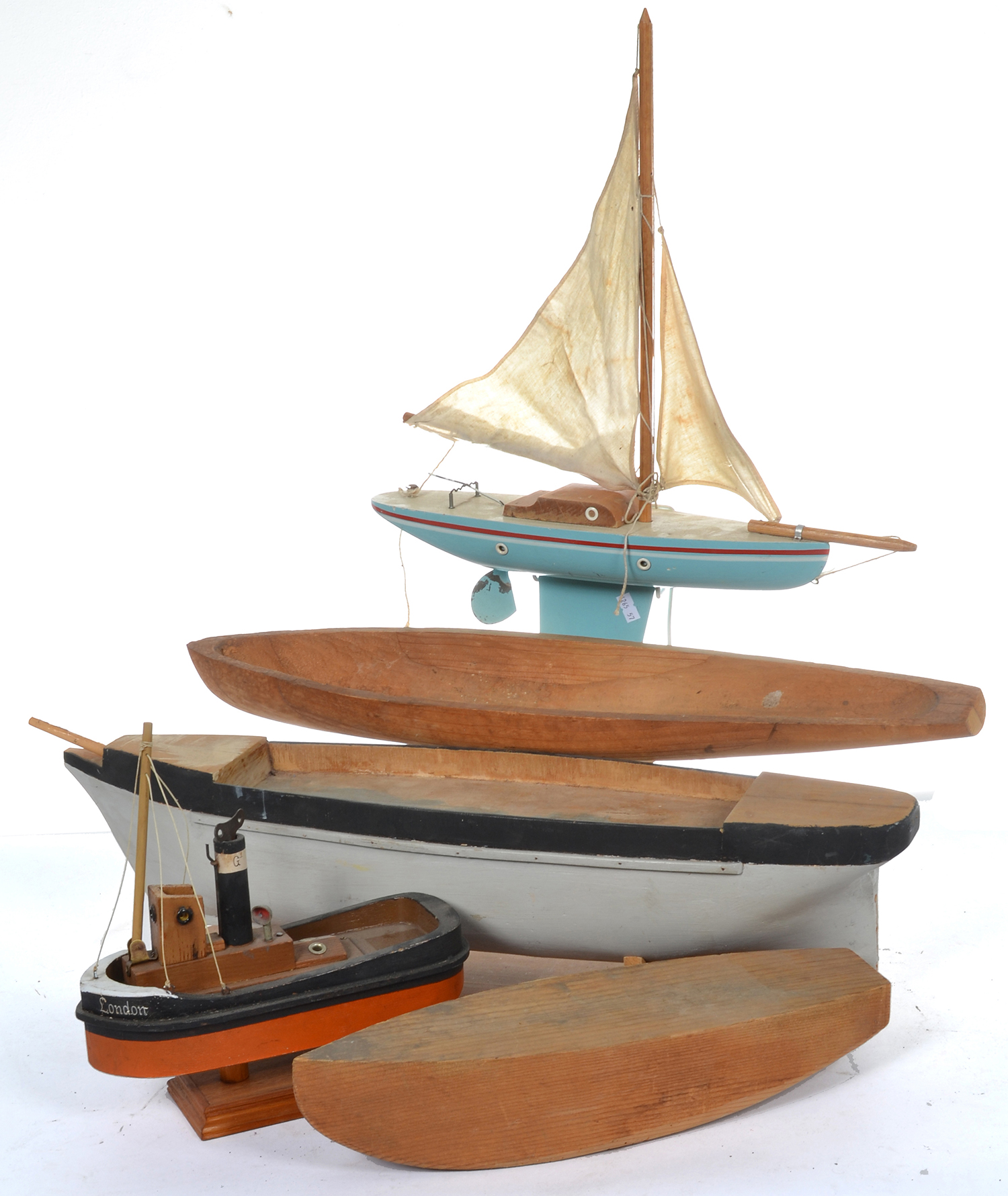 Appraisal: A COLLECTION OF FIVE MODEL POND BOATS