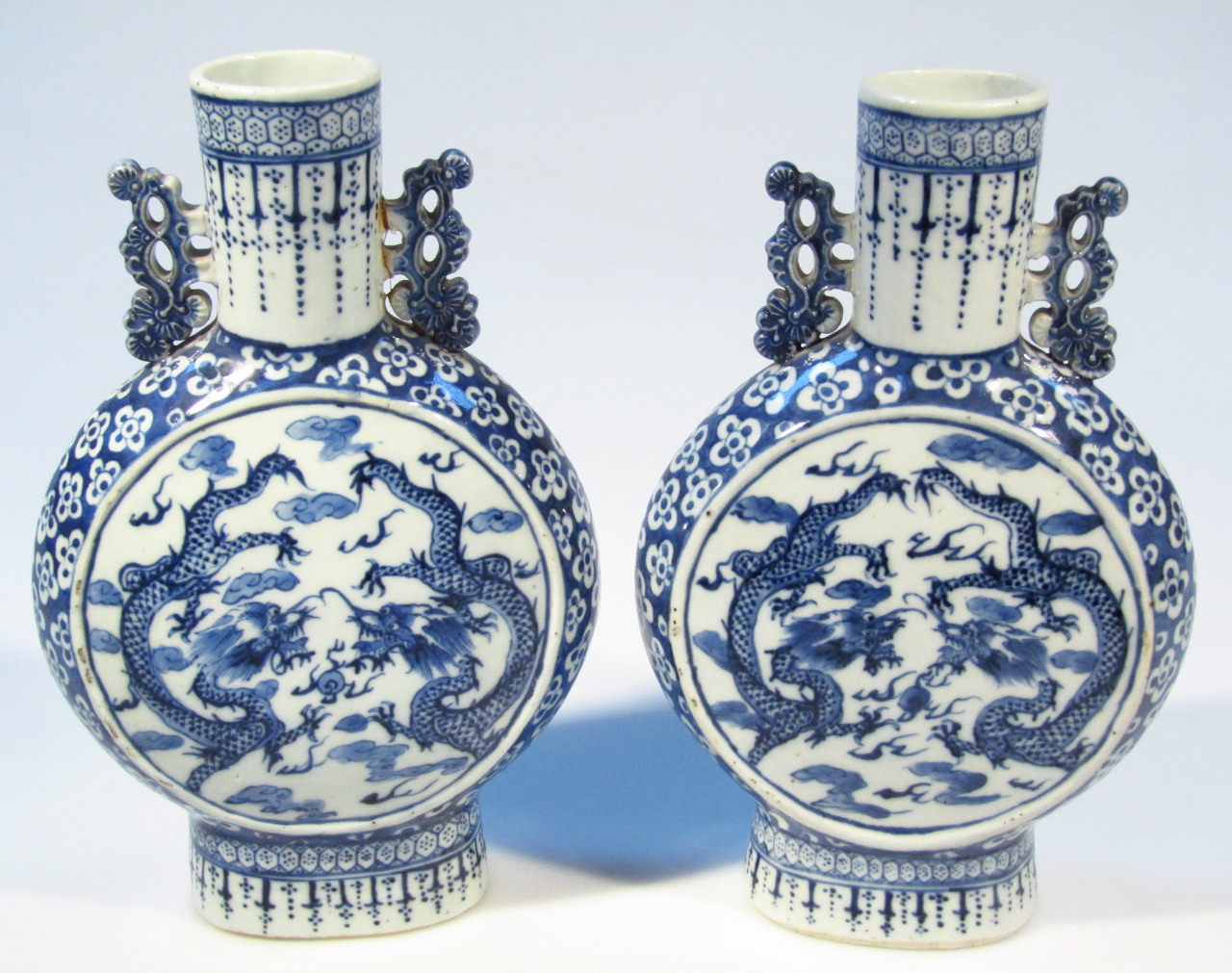 Appraisal: A pair of early thC Chinese blue and white porcelain