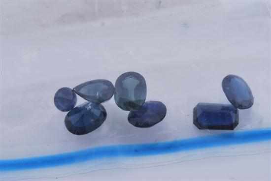 Appraisal: A COLLECTION OF SEVEN LOOSE SAPPHIRES TOTALLING APPROXIMATELY CTS