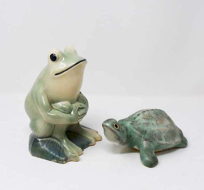 Appraisal: pieces of pottery pieces of pottery sitting frog H a