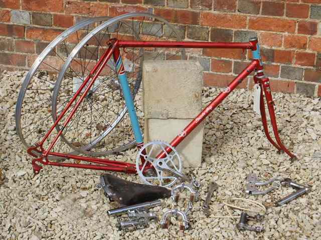 Appraisal: AN ELSWICK HOPPER LINCOLN IMP BICYCLE FRAME AND FORKS together