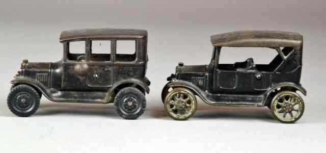 Appraisal: Arcade Cast Iron Model CarsDepicting Model T's one with spoke