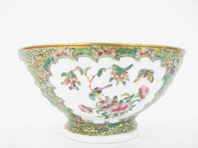 Appraisal: A vintage Chinese porcelain bowl with scenic panels depicting roses