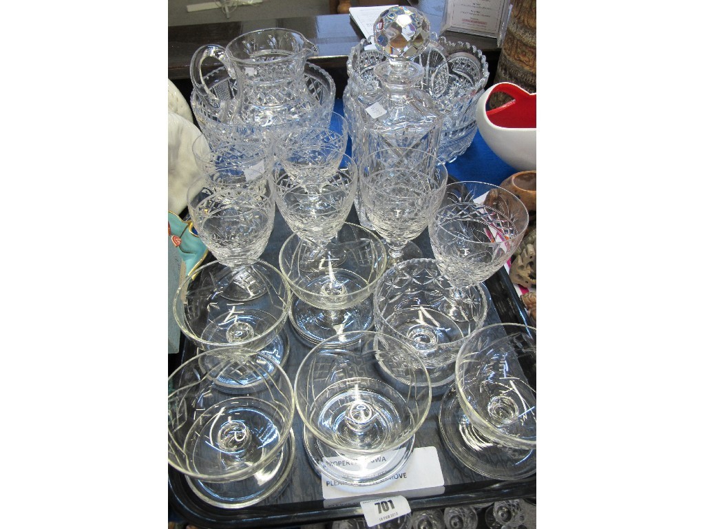 Appraisal: Quantity of assorted glass - bowl sundae dishes glasses etc