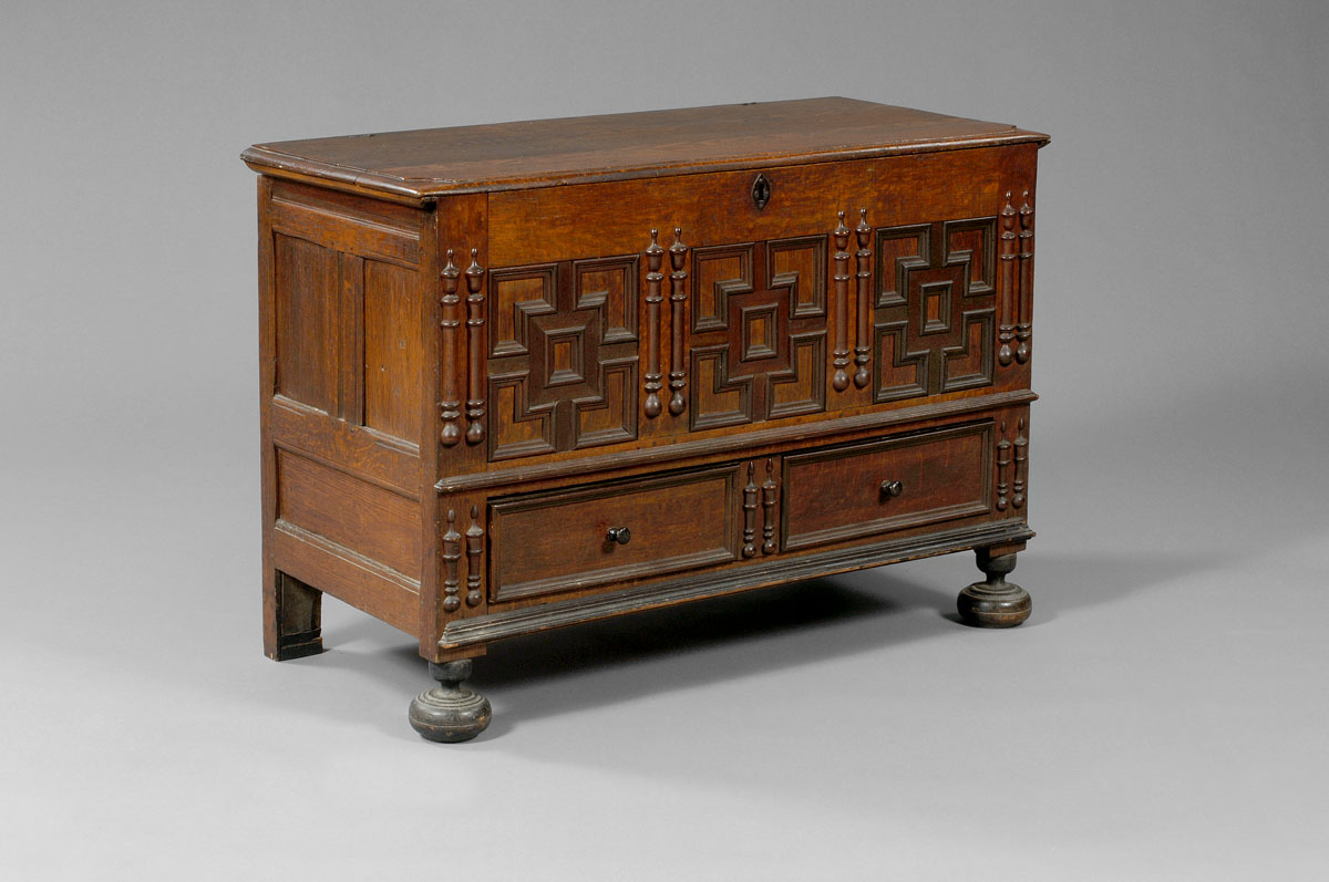 Appraisal: MASSACHUSETTS PILGRIM CENTURY OAK JOINED CHEST WITH DRAWER The oblong