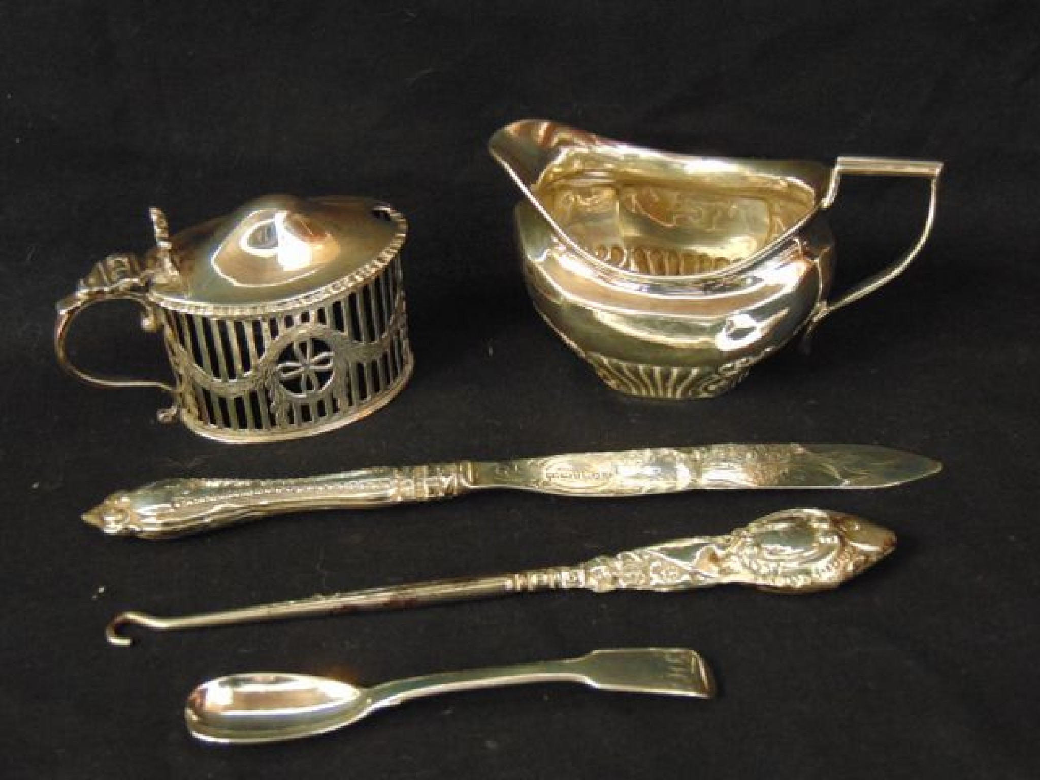 Appraisal: A miscellaneous collection of silver items various makers Sheffield London