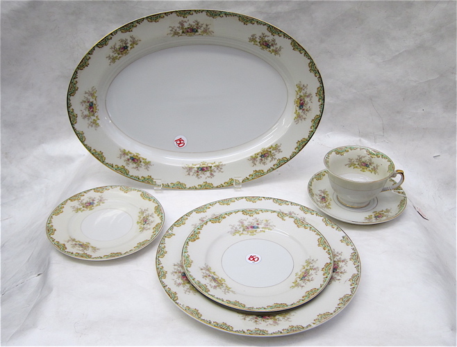 Appraisal: JAPANESE CHINA SET eighty piece set comprised of dinner plates