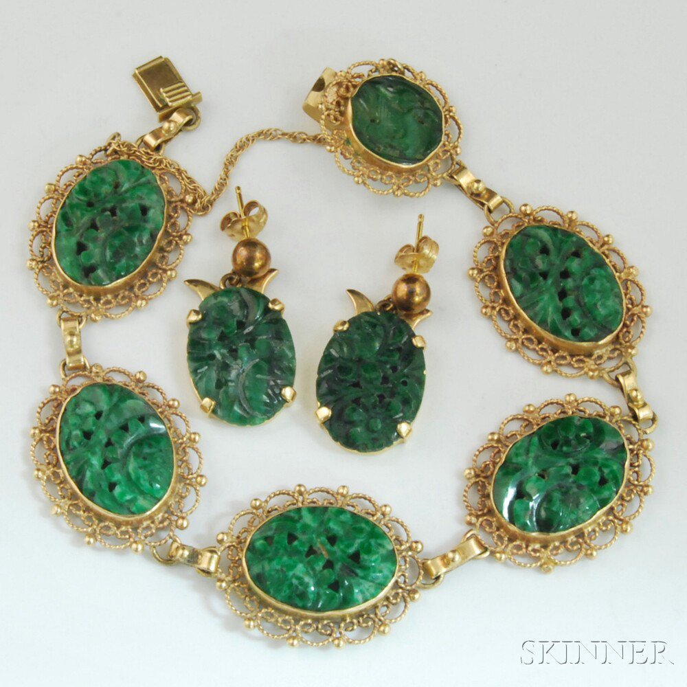 Appraisal: kt Gold and Carved Jade Bracelet and Earrings the bracelet