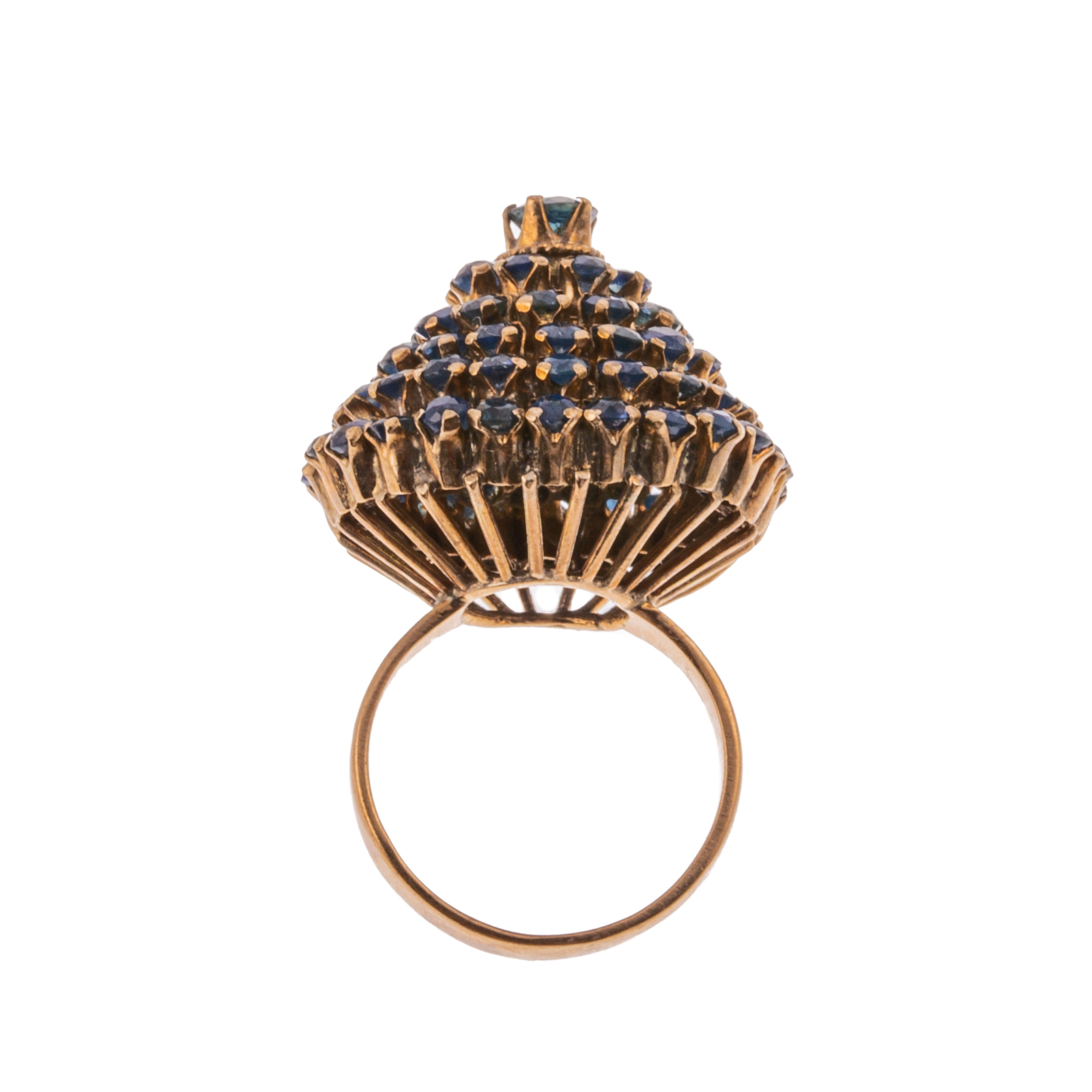 Appraisal: A SAPPHIRE DOME RING IN K K yellow gold ring