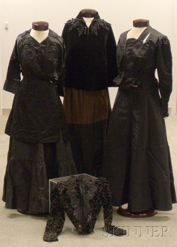 Appraisal: Group of Victorian Mourning Clothing and Accessories including a black