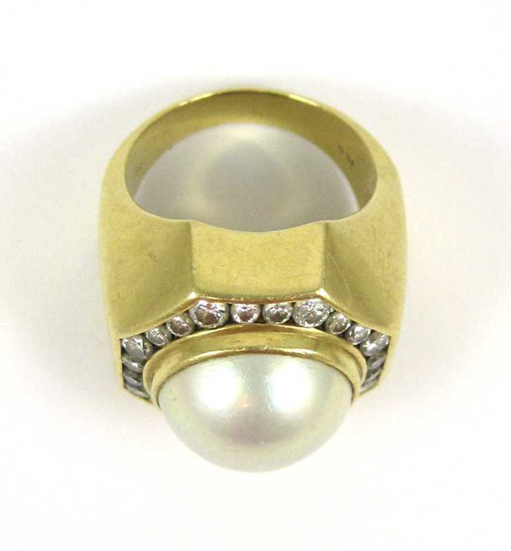 Appraisal: MABE PEARL AND EIGHTEEN KARAT GOLD RING with round-cut diamonds