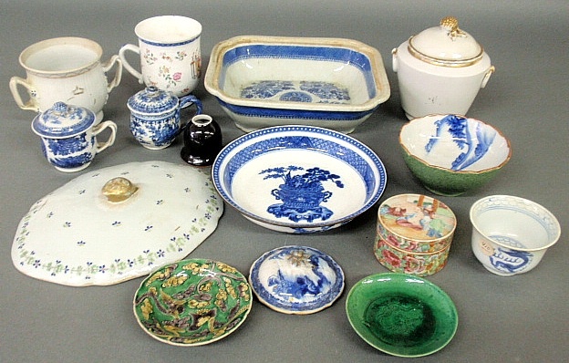 Appraisal: - Fifteen pieces of Chinese porcelain tableware- cups dishes bowls