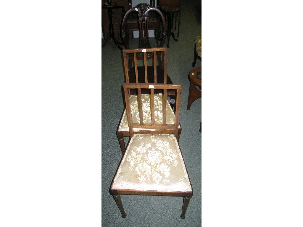 Appraisal: Lot comprising a dining chair and a pair of side