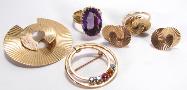 Appraisal: Group of K yellow gold jewelry including matching deco ring