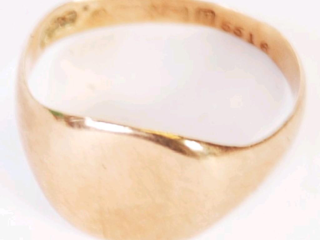 Appraisal: GENT'S CT GOLD SIGNET RING with plain circular top Birmingham