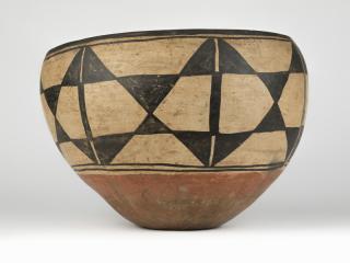 Appraisal: A large Santo Domingo Pueblo dough bowl Late th early