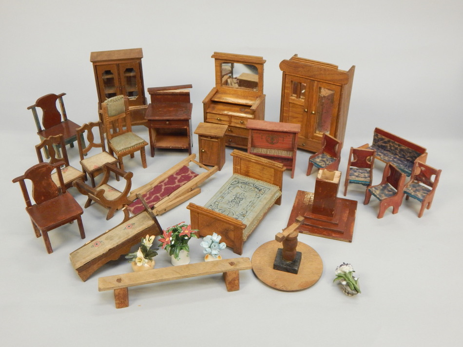 Appraisal: A quantity of wooden and other dolls' house furniture to