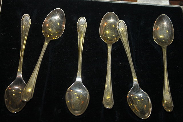 Appraisal: A COLLECTION OF SILVER TEASPOONS mother of pearl handled fruit