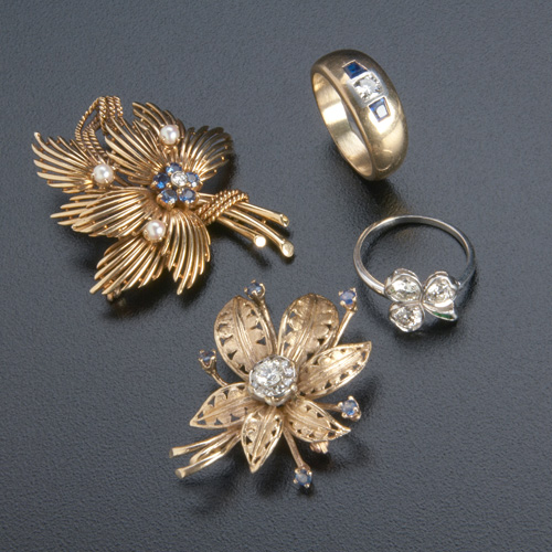 Appraisal: Diamond brooches and rings ca - k yg Forum brooch