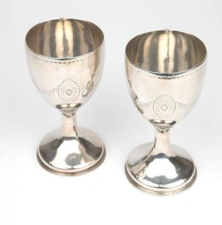 Appraisal: A pair of George III sterling silver goblets Dublin with