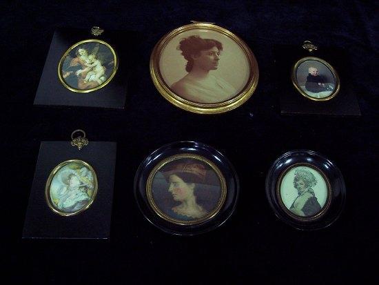 Appraisal: Sundry miniature portraitsprints photographs etc