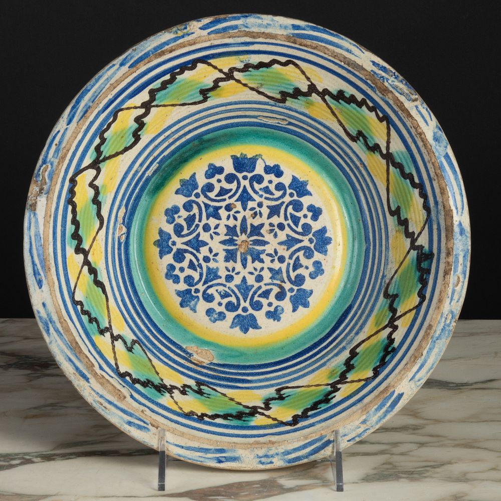 Appraisal: Spanish or Talavera Tin-Glazed Majolica Bowl Unmarked x in European