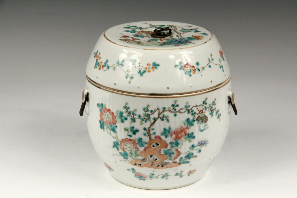 Appraisal: CHINESE PORCELAIN WARMER - Large Barrel Form Covered Jar Dao