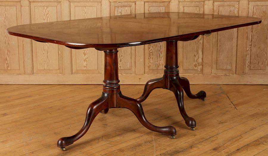 Appraisal: TH C SHERATON STYLE MAHOGANY DINING TABLE A nineteenth century