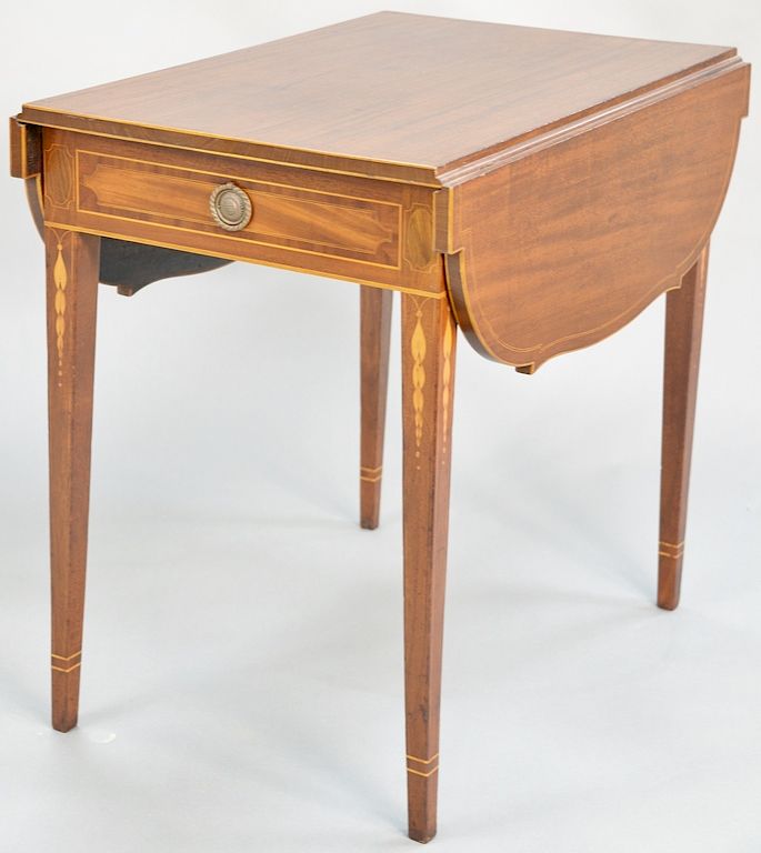 Appraisal: Federal mahogany Pembroke drop leaf table having shaped top over